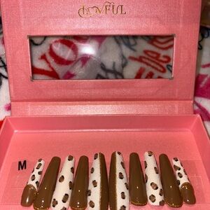 Brown and White Leopard Print Press-On Nails